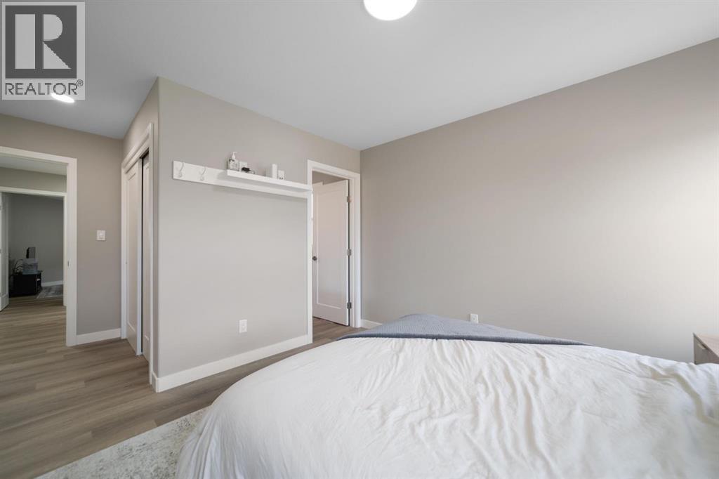 4428 74 Street - 20