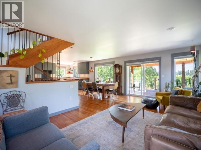 5623 YUKON AVE - 23