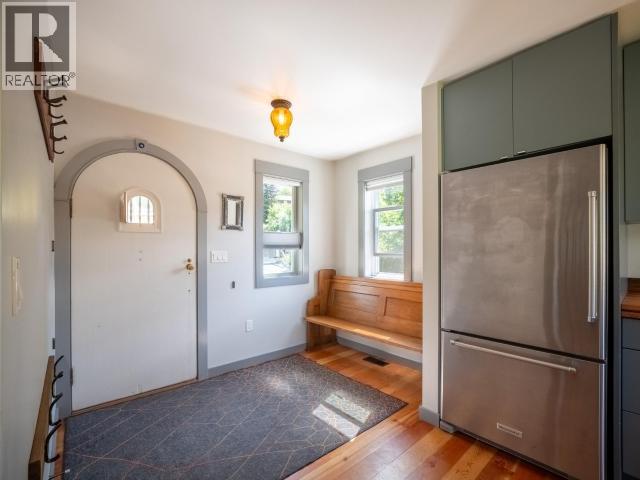 5623 YUKON AVE - 10