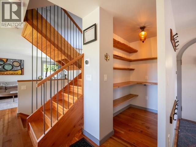 5623 YUKON AVE - 11