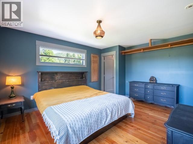 5623 YUKON AVE - 28