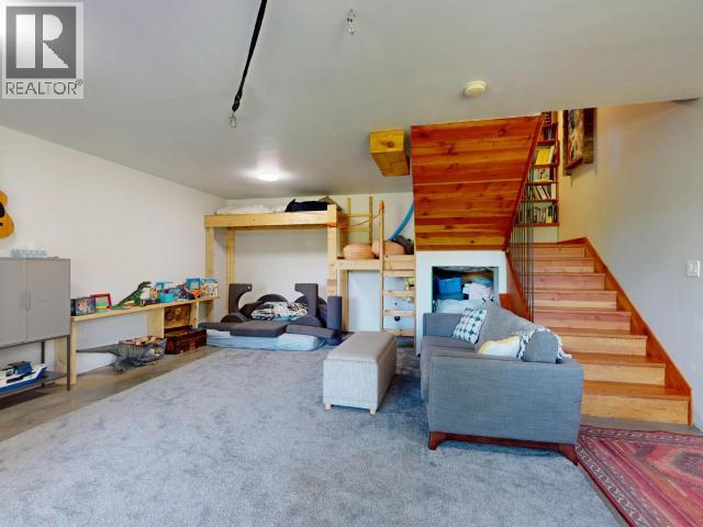 5623 YUKON AVE - 39