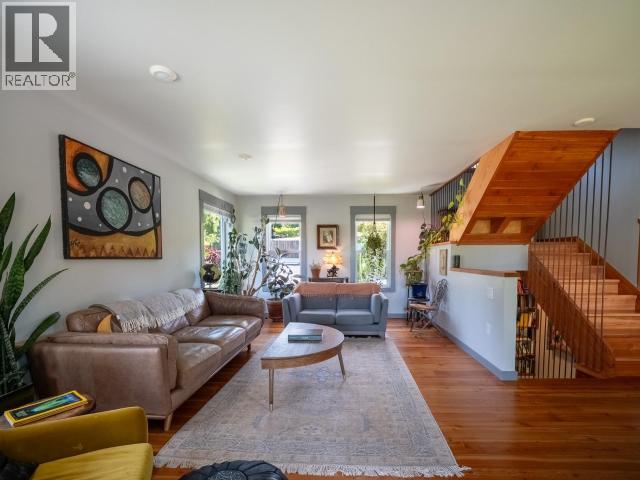 5623 YUKON AVE - 19