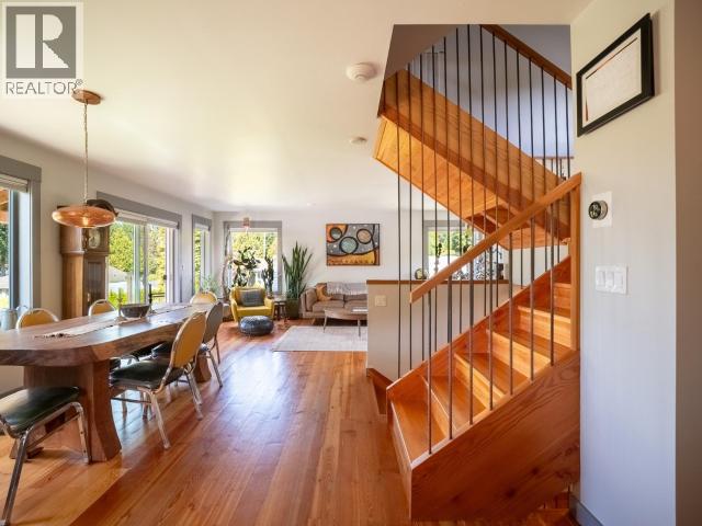 5623 YUKON AVE - 13