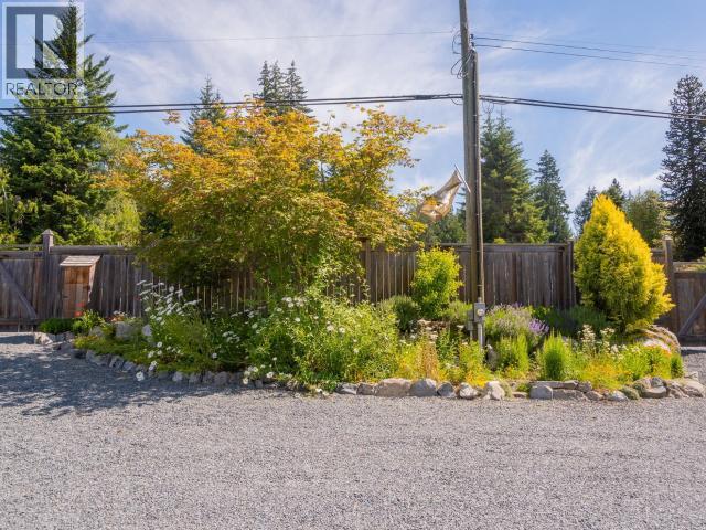 5623 YUKON AVE - 76