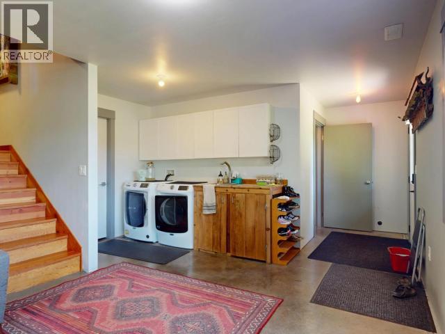 5623 YUKON AVE - 40