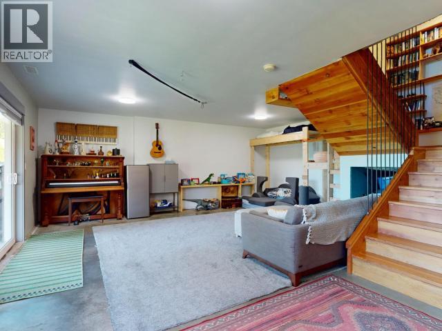 5623 YUKON AVE - 41