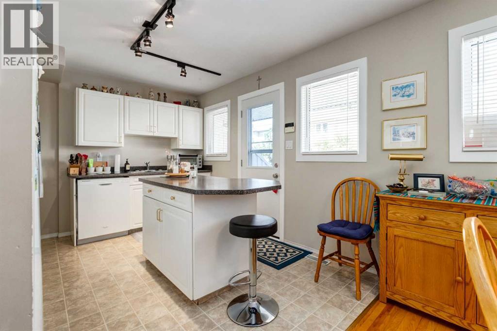 383 Killarney Glen Court SW - 13