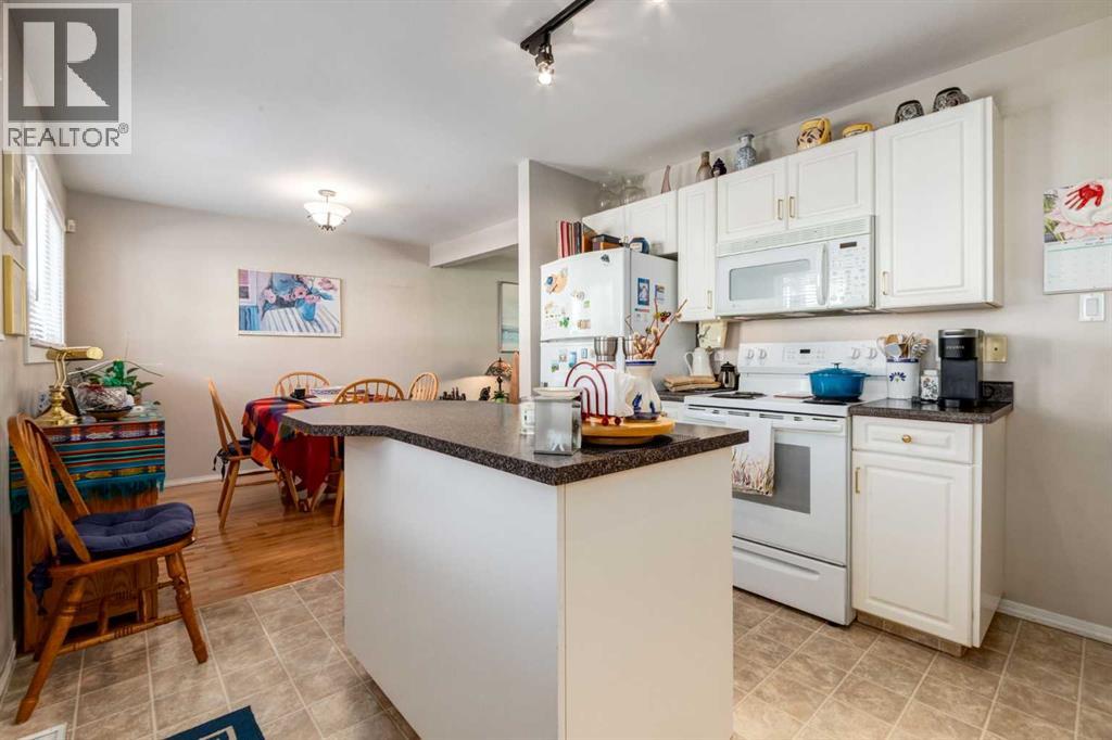 383 Killarney Glen Court SW - 12