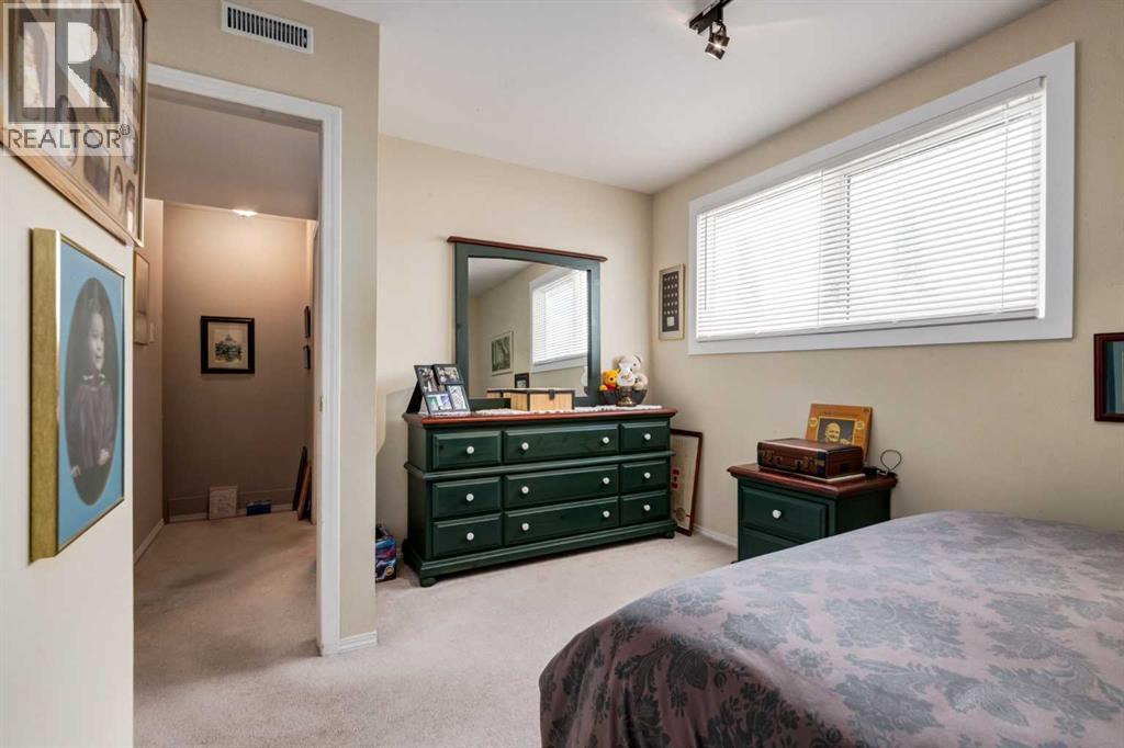 383 Killarney Glen Court SW - 25