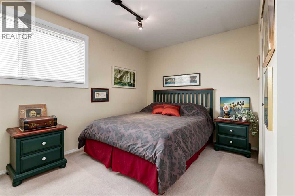 383 Killarney Glen Court SW - 23
