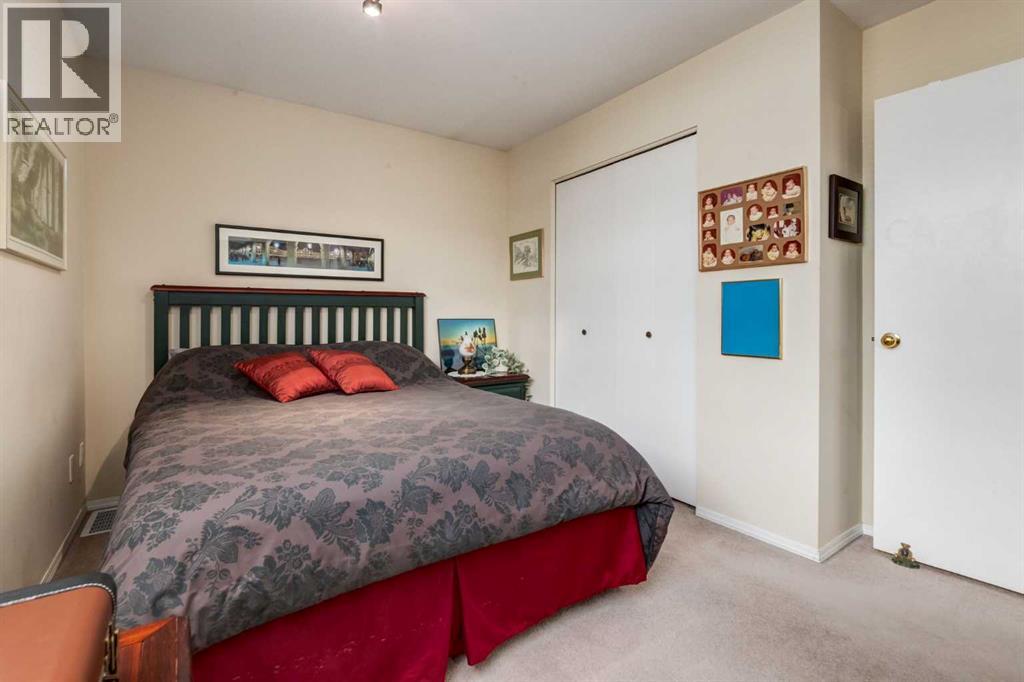 383 Killarney Glen Court SW - 24