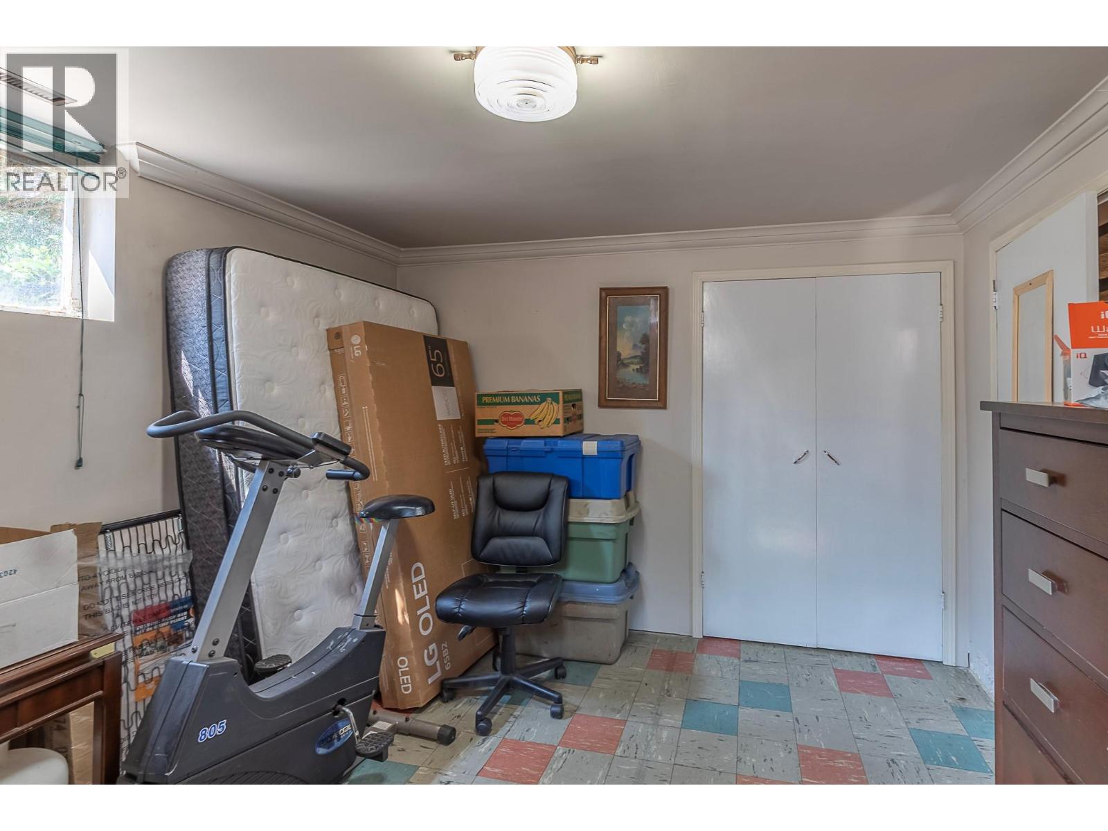 1230 Shuswap Avenue - 22