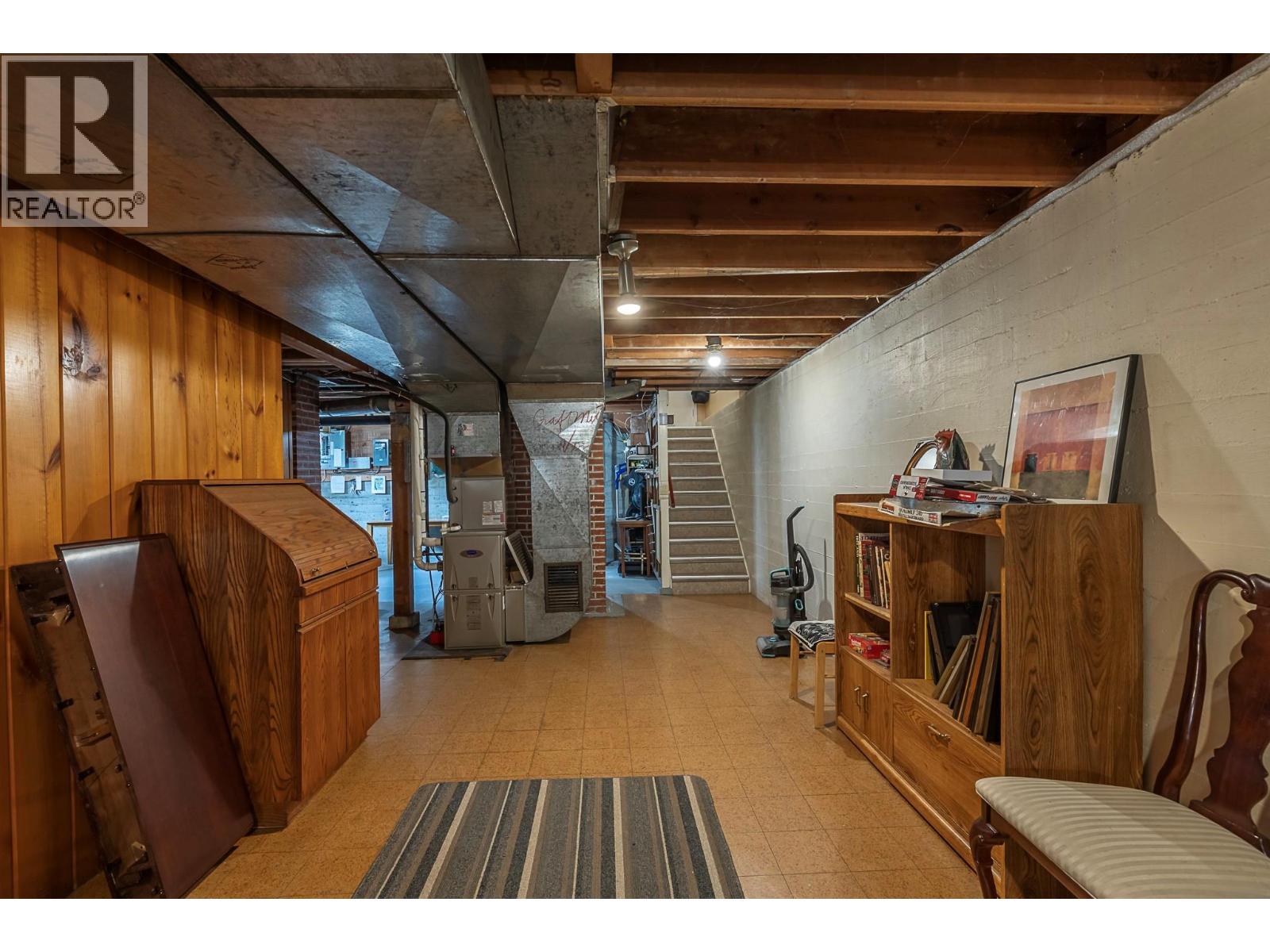 1230 Shuswap Avenue - 24