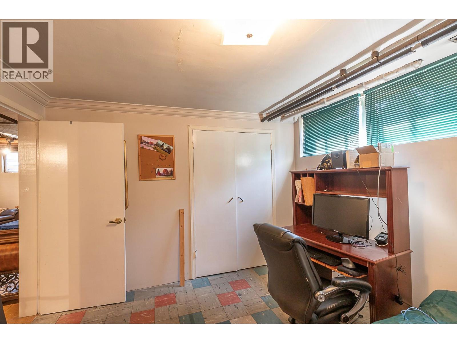 1230 Shuswap Avenue - 23