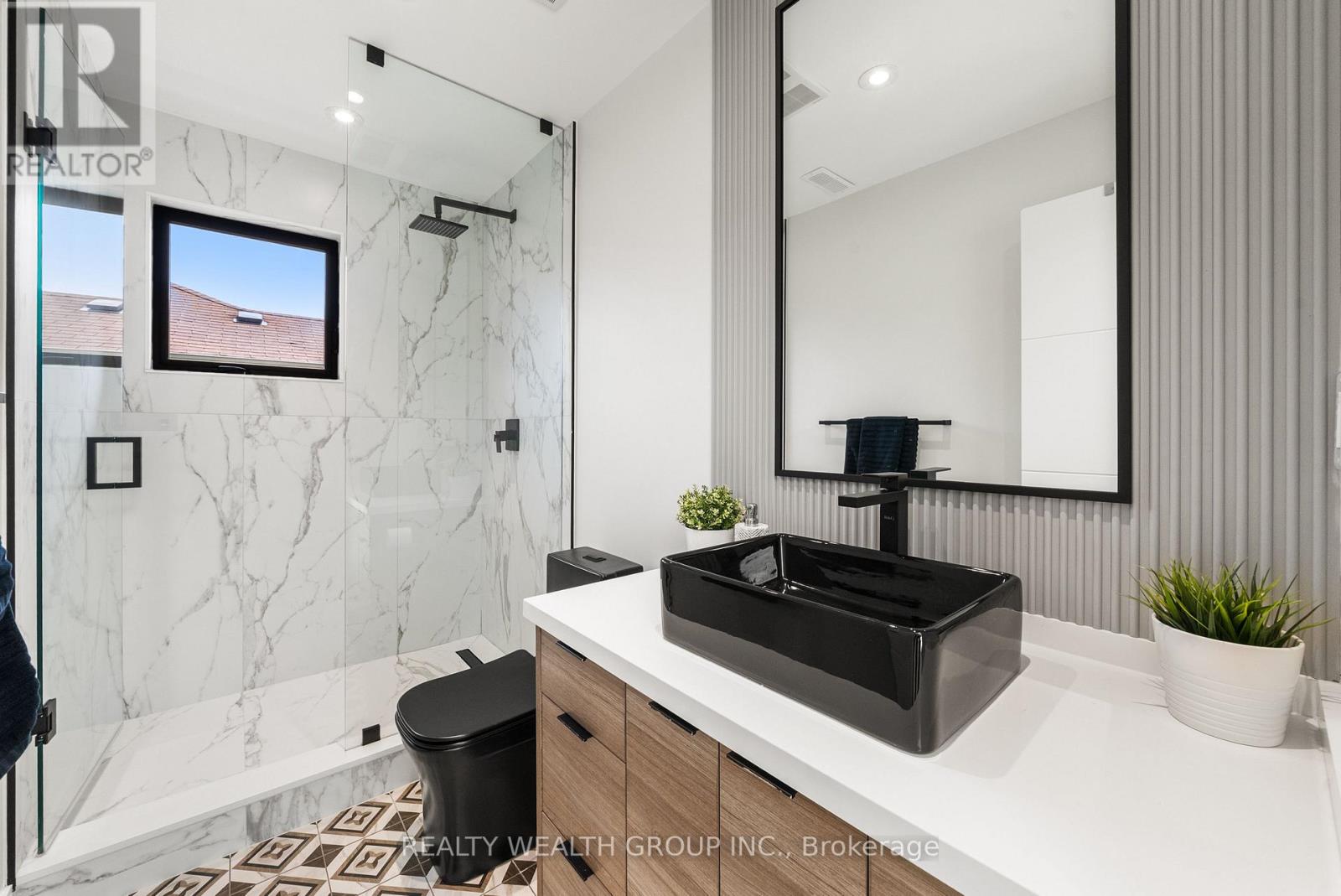 83 GOVERNOR CRESCENT - 20