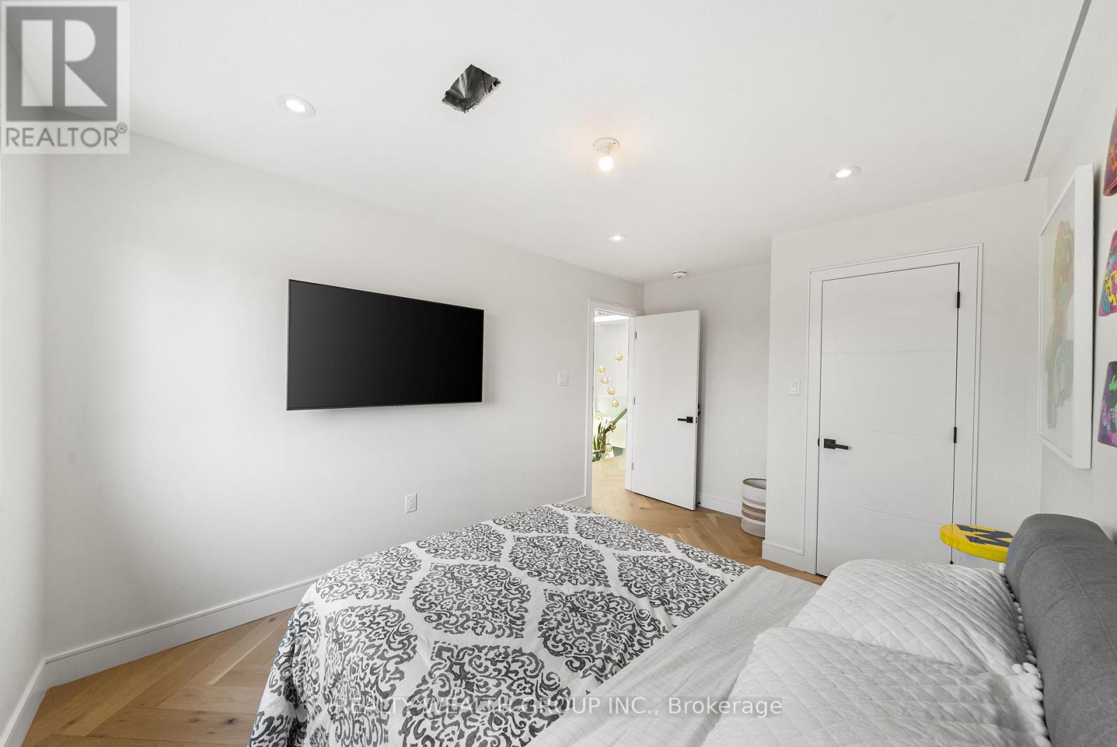 83 GOVERNOR CRESCENT - 22