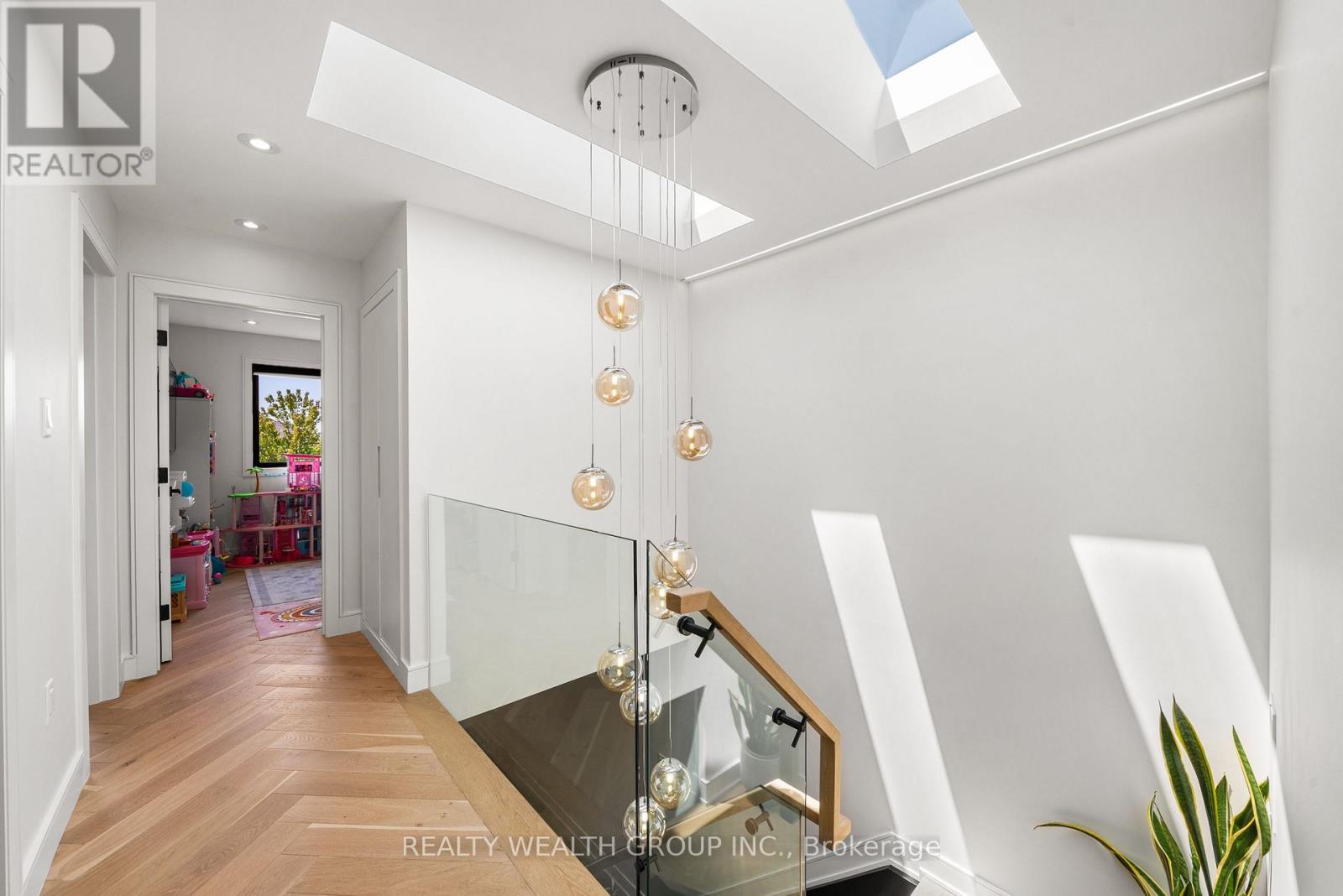 83 GOVERNOR CRESCENT - 25