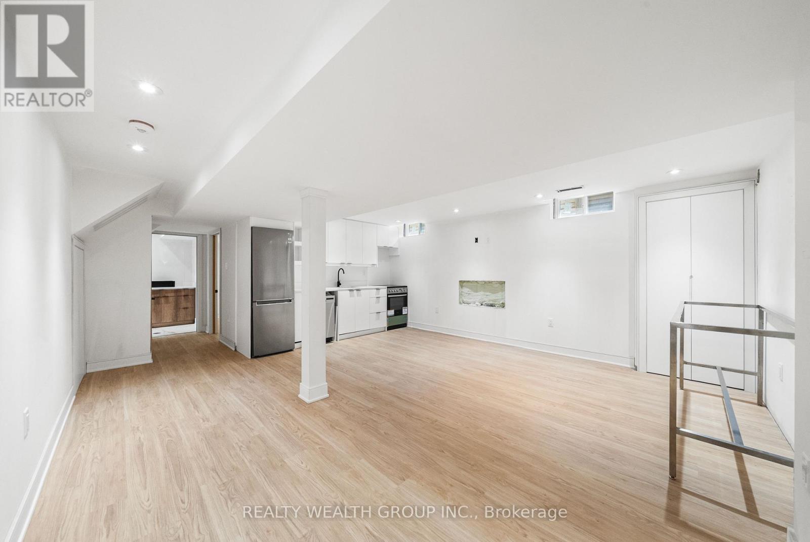 83 GOVERNOR CRESCENT - 29