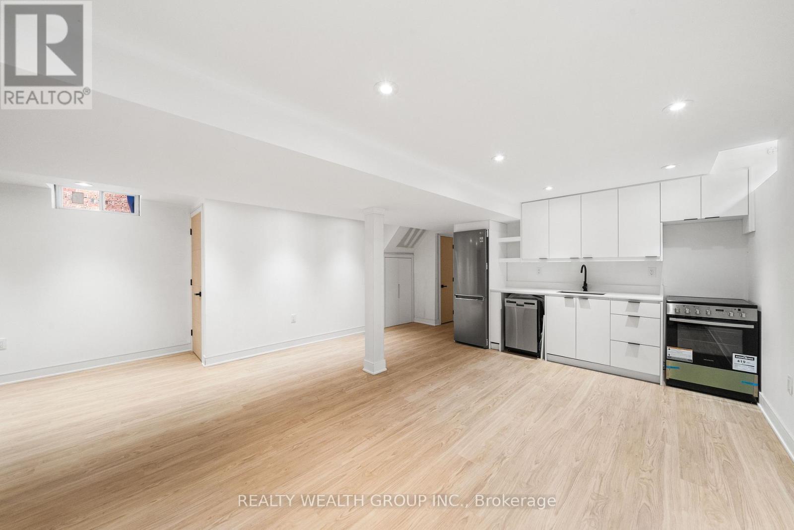 83 GOVERNOR CRESCENT - 31