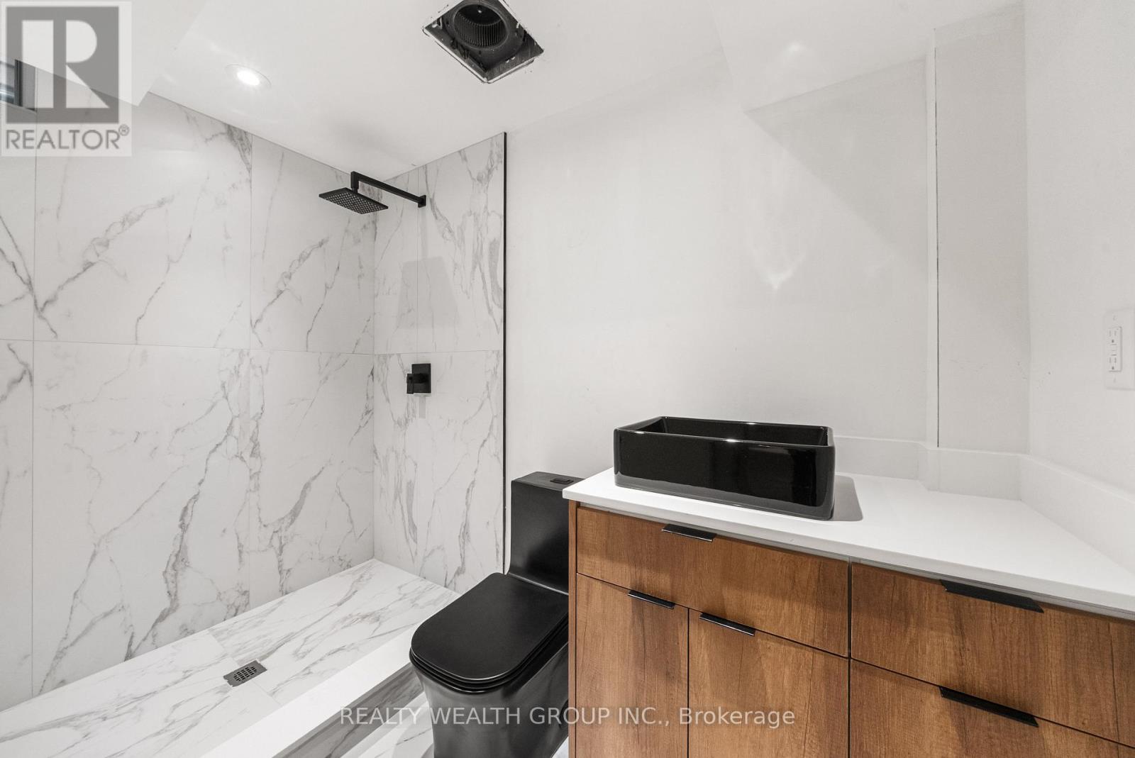 83 GOVERNOR CRESCENT - 34