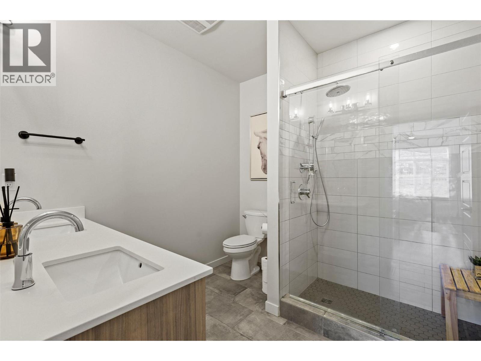 #2 260 RUE CHEVAL NOIR Estates - 15