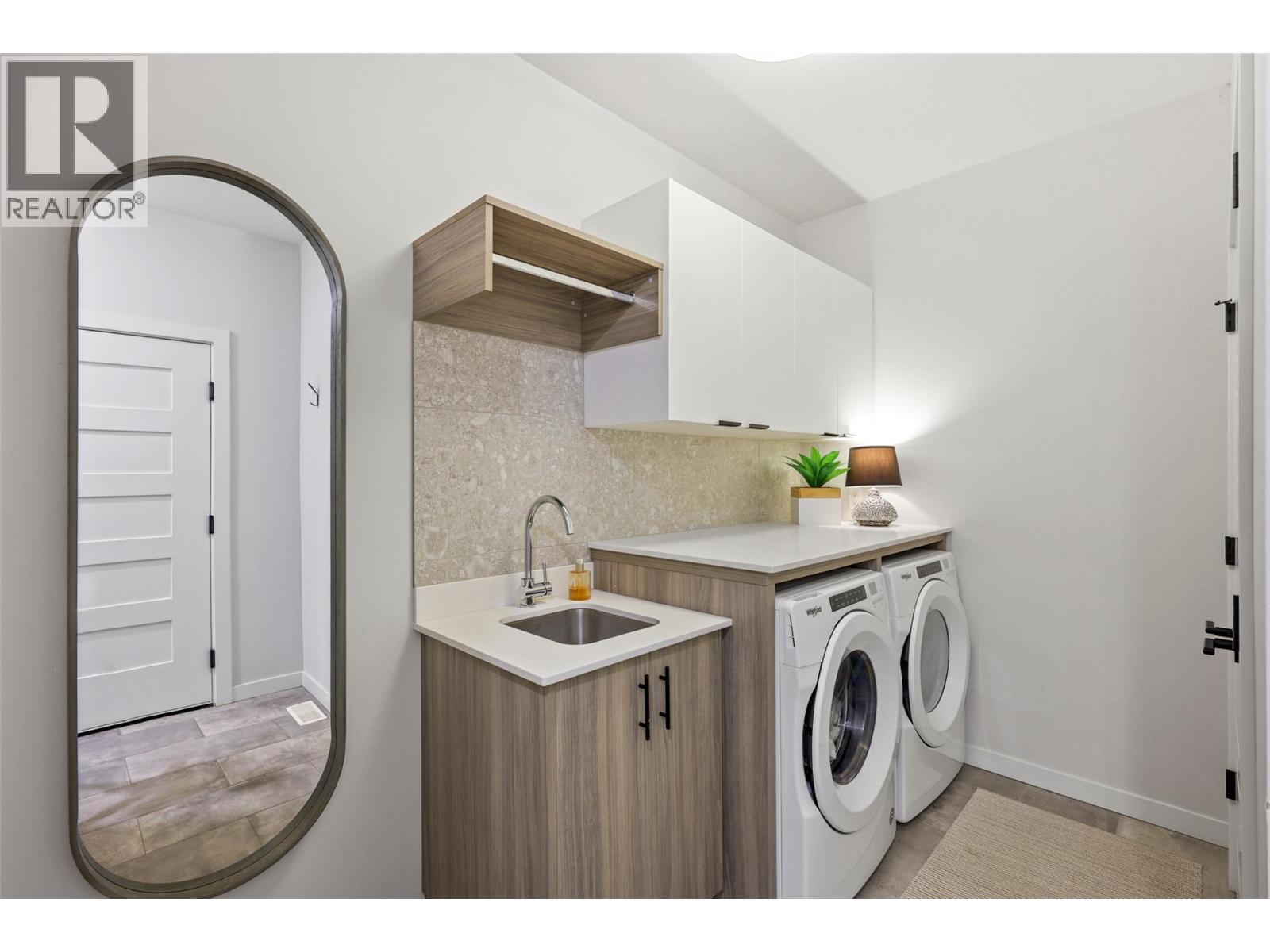 #2 260 RUE CHEVAL NOIR Estates - 19