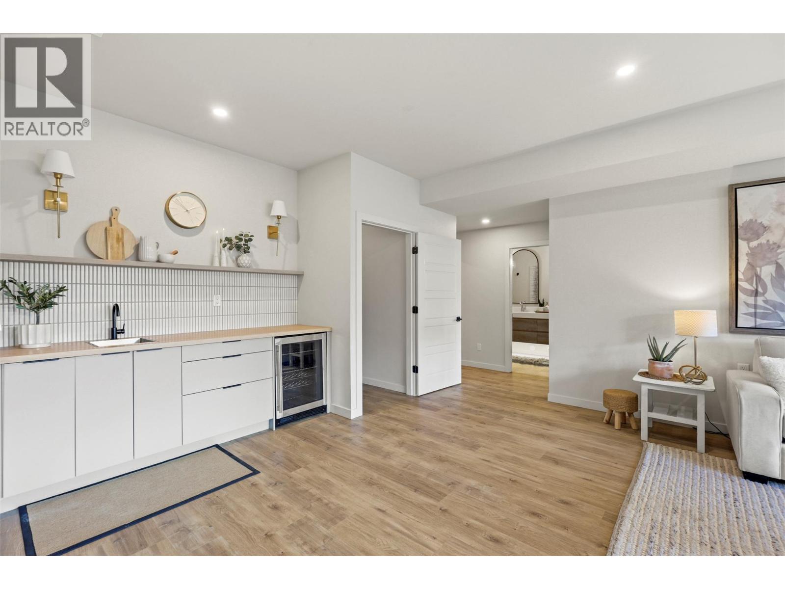 #2 260 RUE CHEVAL NOIR Estates - 22