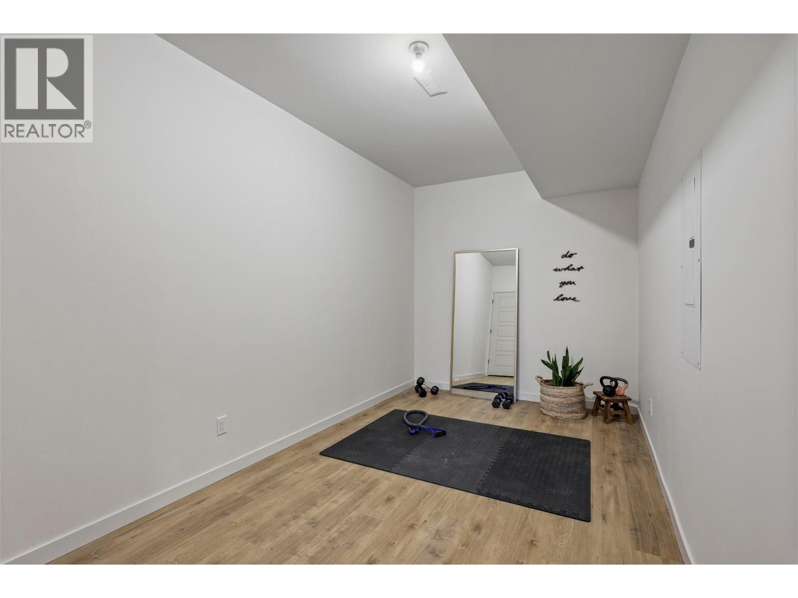 #2 260 RUE CHEVAL NOIR Estates - 29