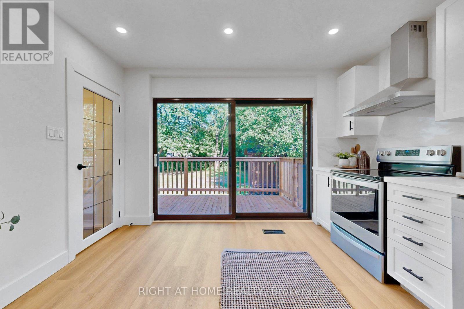 36 HUNTSMOOR ROAD - 16
