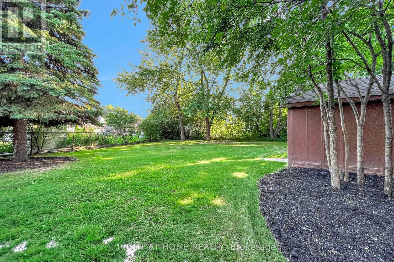 36 HUNTSMOOR ROAD - 29