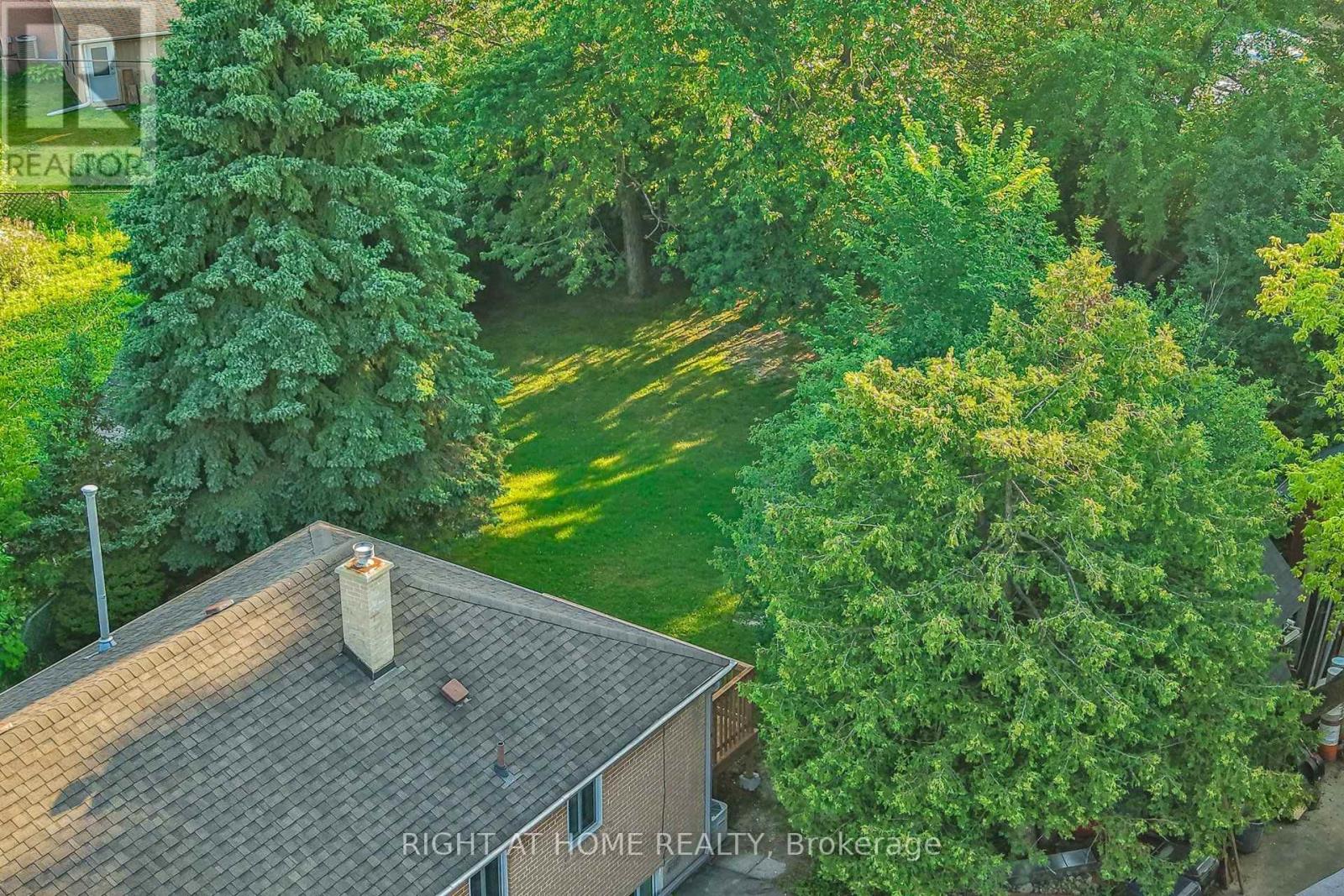 36 HUNTSMOOR ROAD - 32