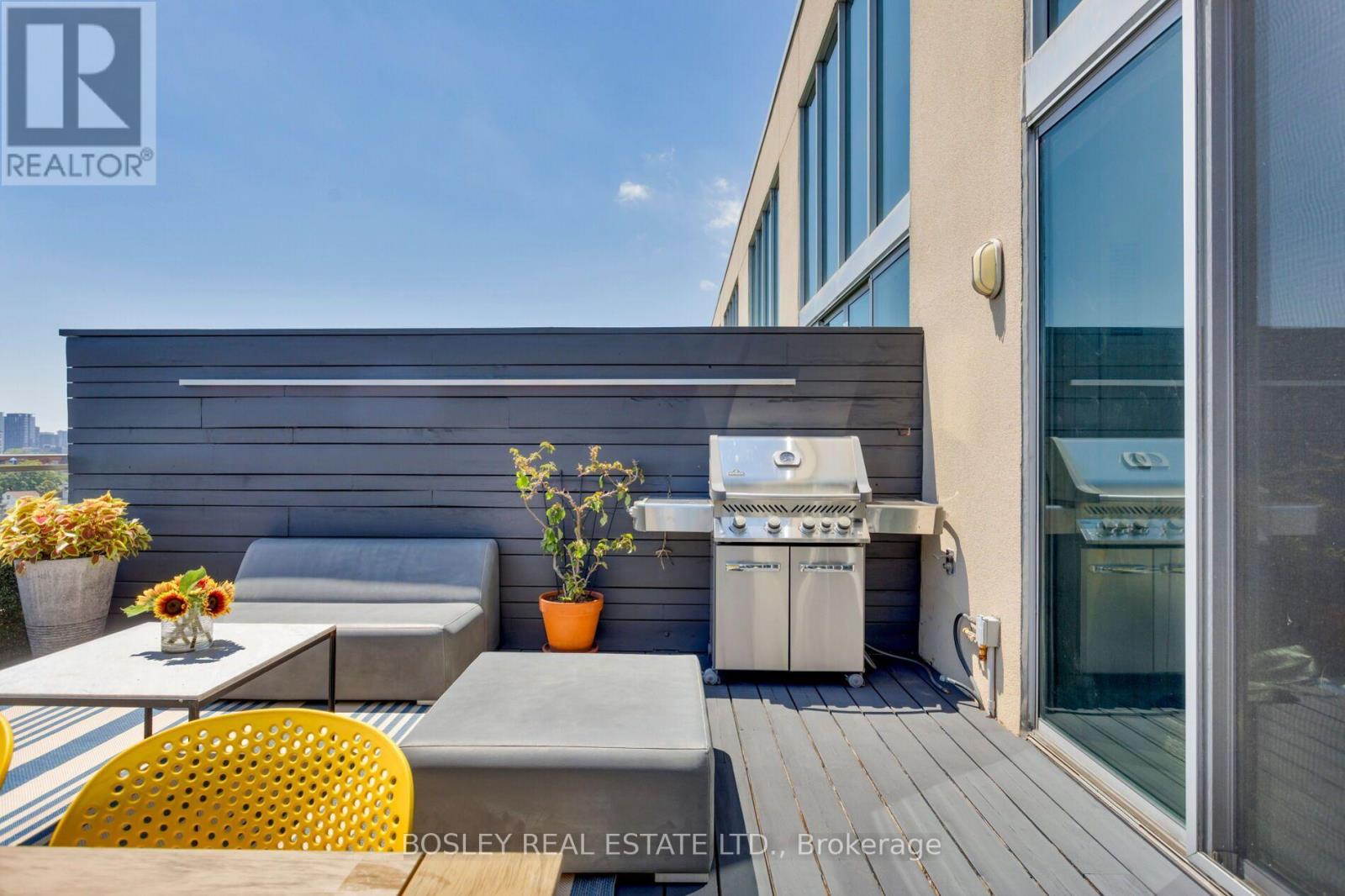 #614 160 BALDWIN STREET - 13