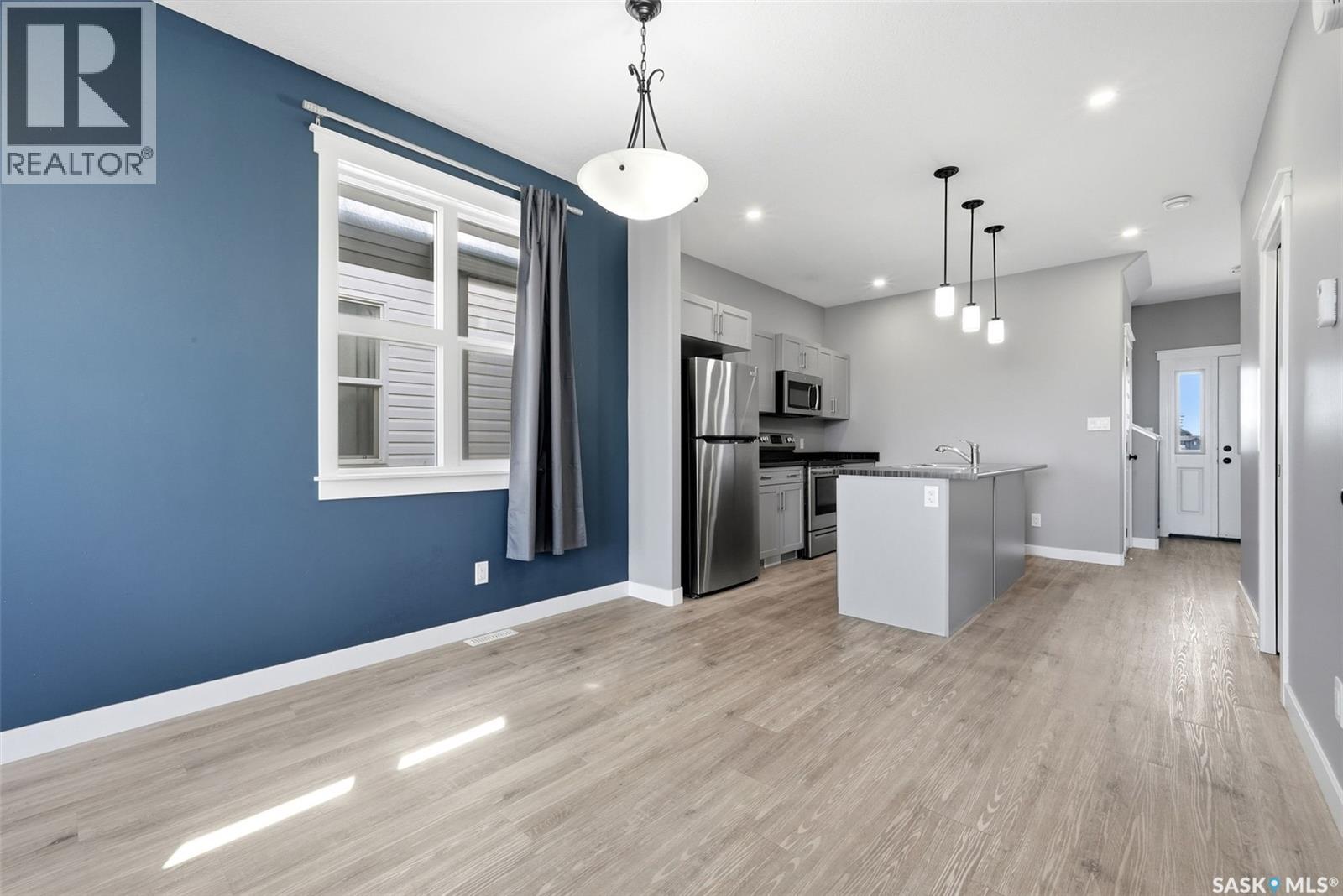 #7 3960 7th AVENUE E - 12