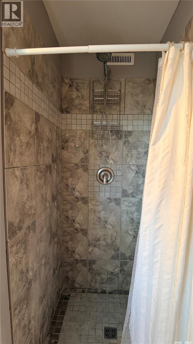 709 Prospect AVENUE - Image 21