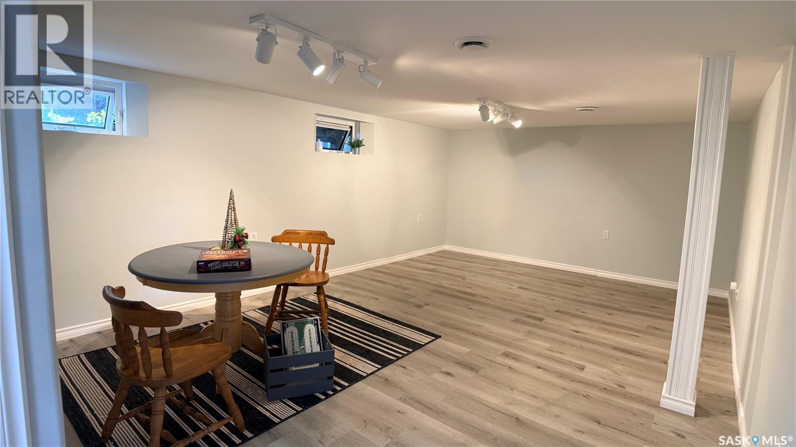 709 Prospect AVENUE - Image 24