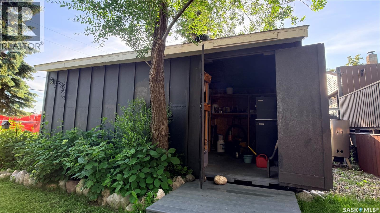 709 Prospect AVENUE - Image 46
