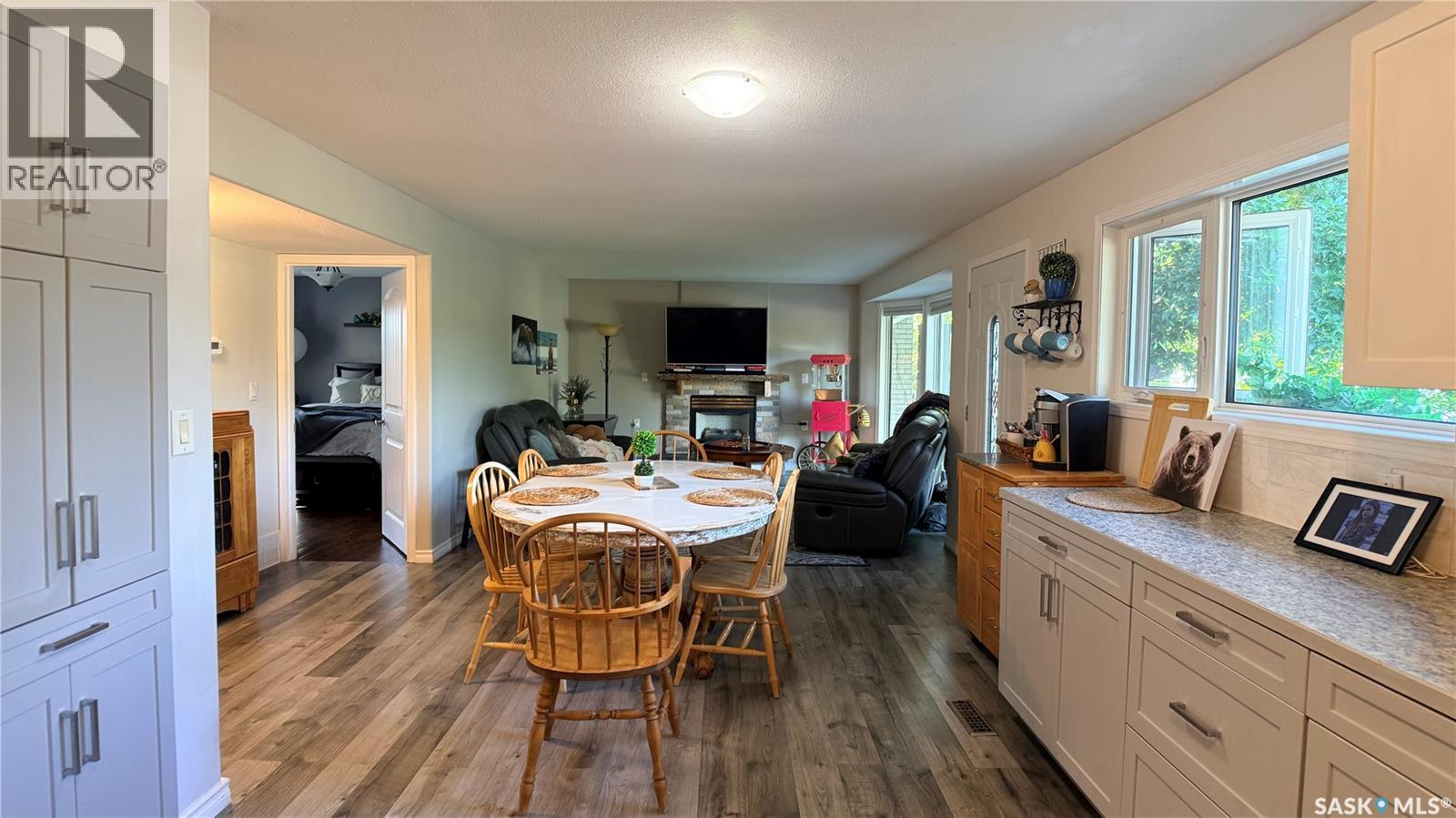709 Prospect AVENUE - Image 8