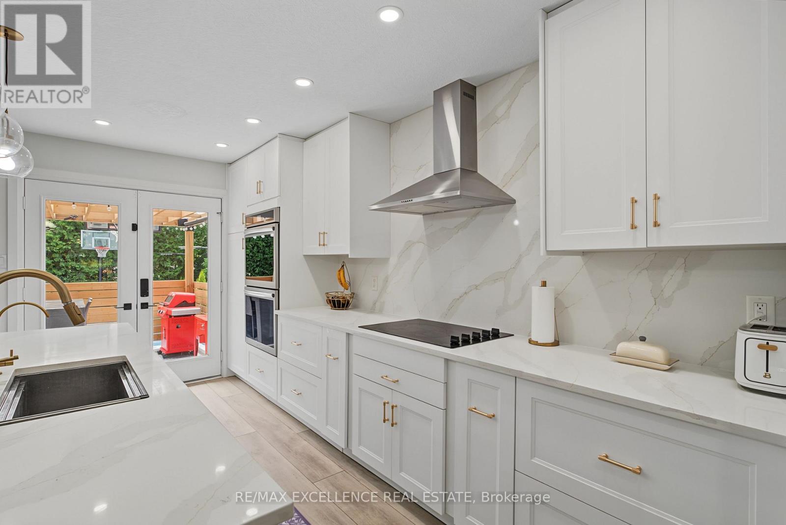 136 JOHNSTON AVENUE - 13