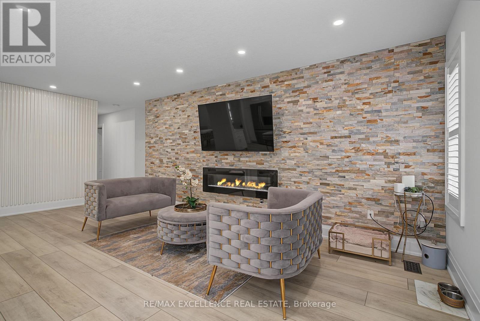 136 JOHNSTON AVENUE - 17