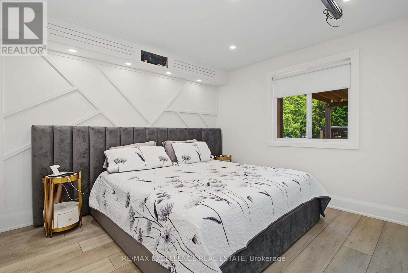 136 JOHNSTON AVENUE - 20