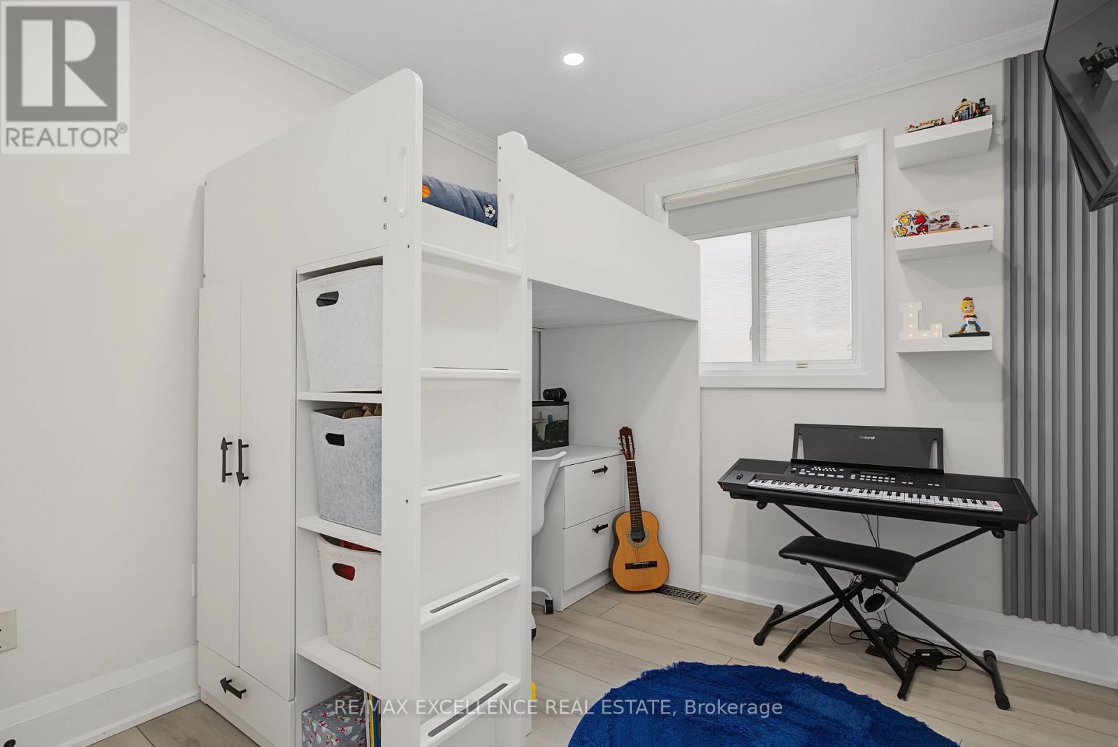 136 JOHNSTON AVENUE - 25