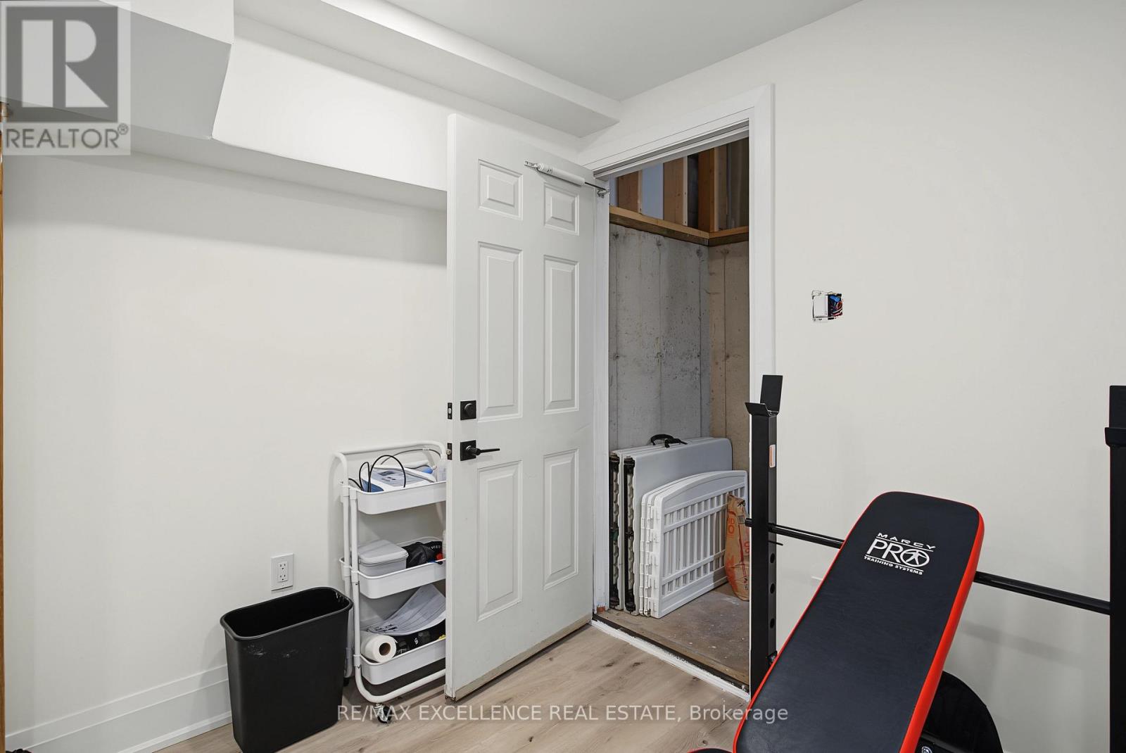 136 JOHNSTON AVENUE - 37
