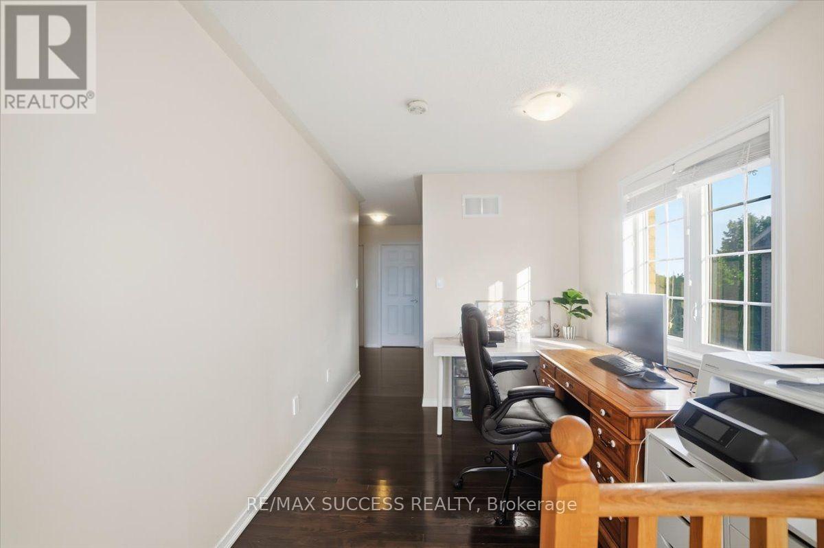 205 NISBET BOULEVARD - 23