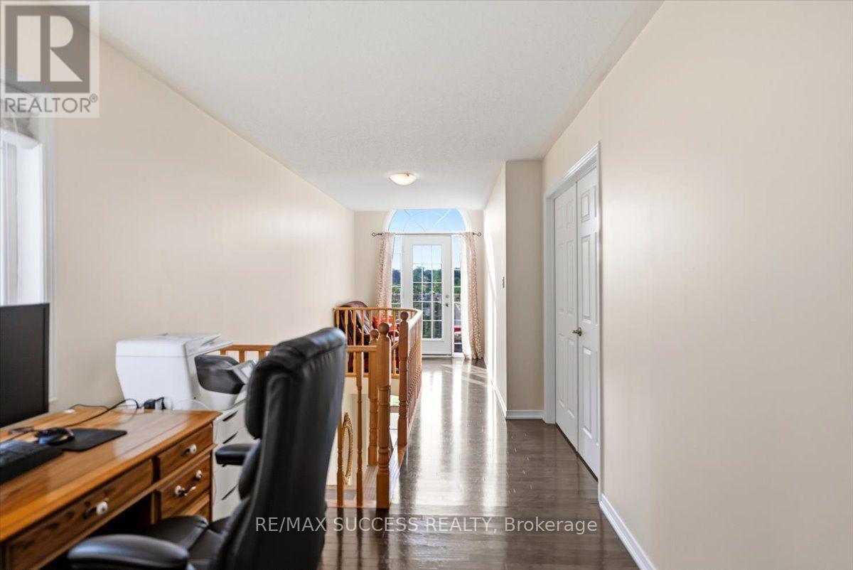 205 NISBET BOULEVARD - 24