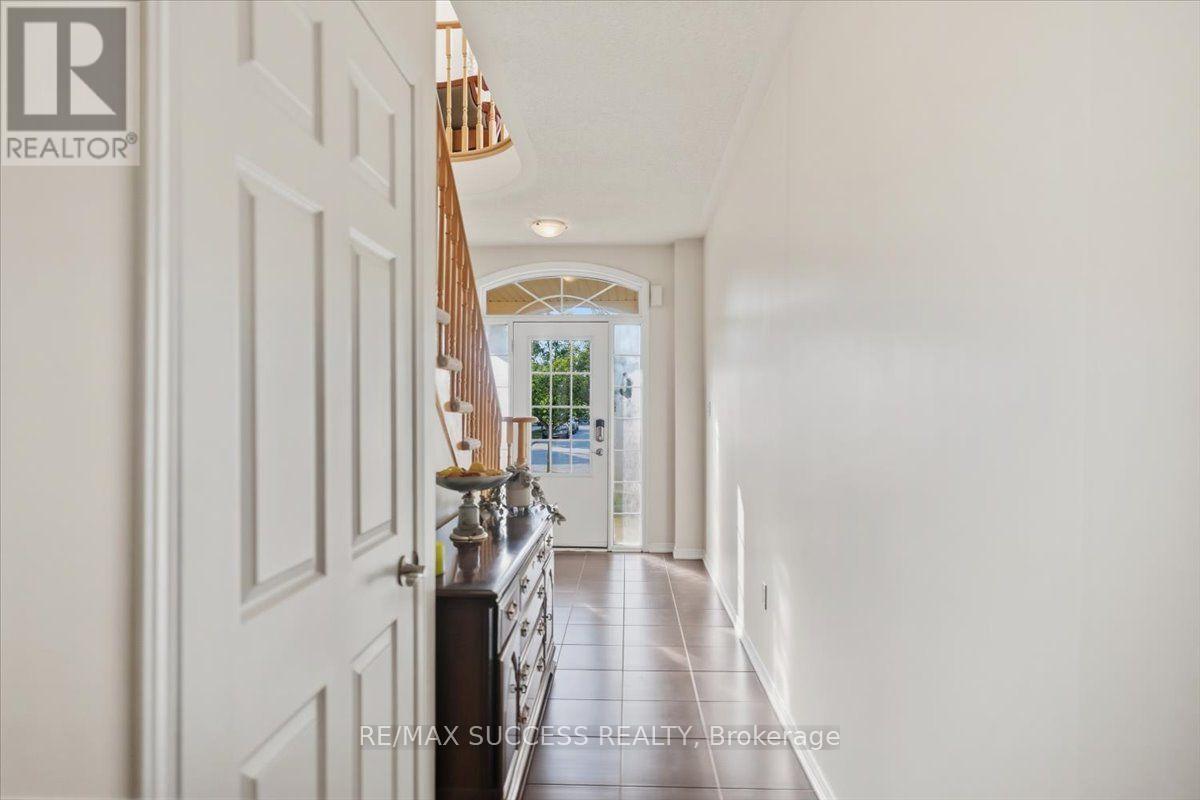 205 NISBET BOULEVARD - 3