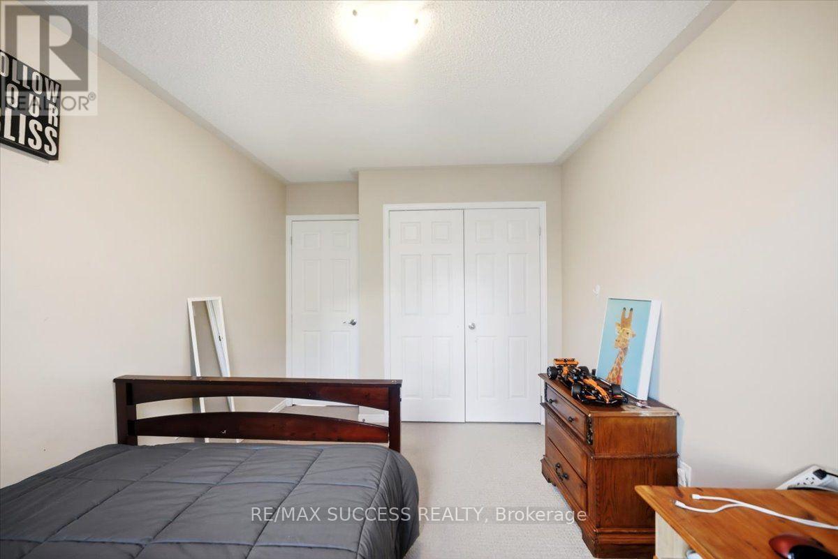 205 NISBET BOULEVARD - 33