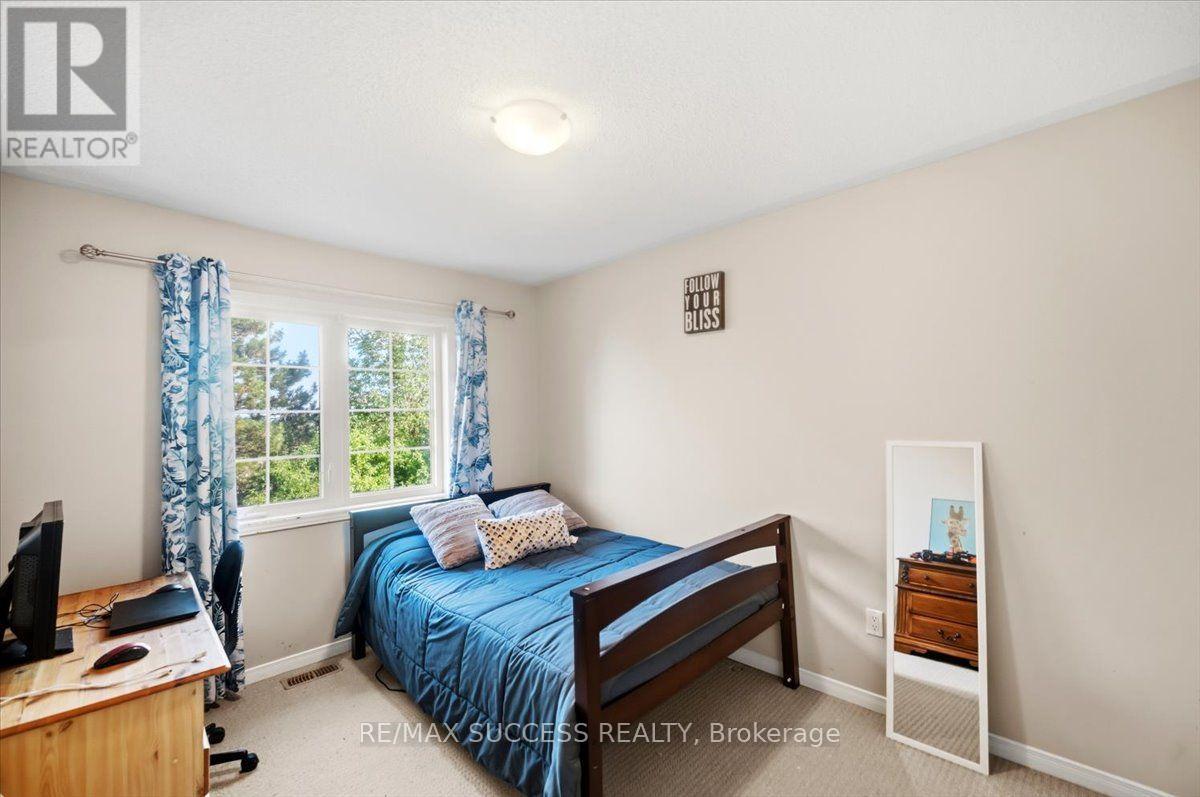 205 NISBET BOULEVARD - 34