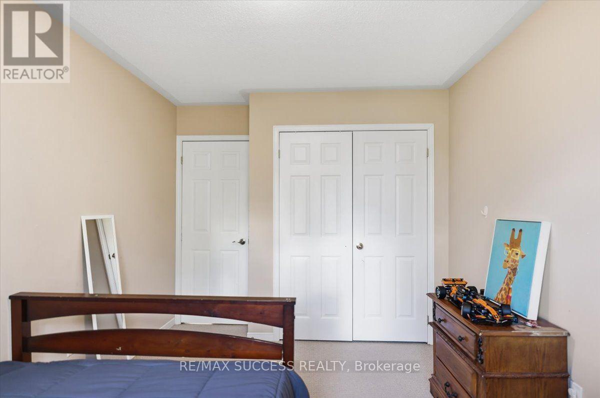 205 NISBET BOULEVARD - 35