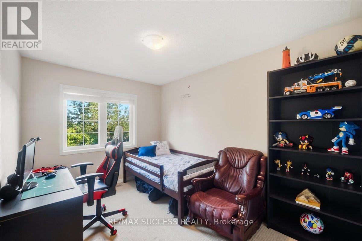 205 NISBET BOULEVARD - 36